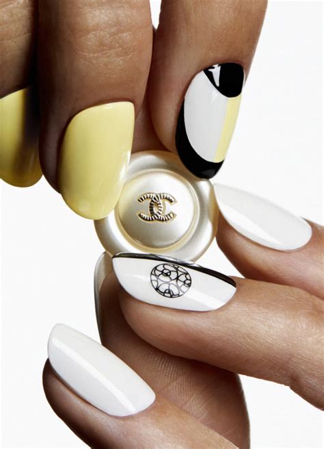 vernis riviera chanel|Chanel le vernis shades.